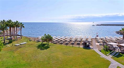 AREGAI MARINA HOTEL & RESIDENCE (Santo Stefano al Mare) - Hotel Reviews ...
