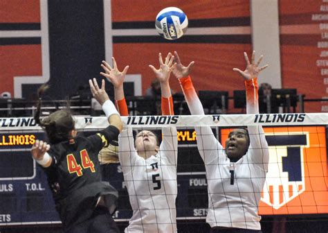 Illinois volleyball picks up second win of the week with 3-1 win over ...