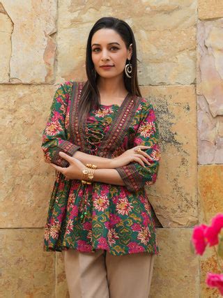 Tops For Women | Buy Stylish Floral Printed Tops – Rain & Rainbow