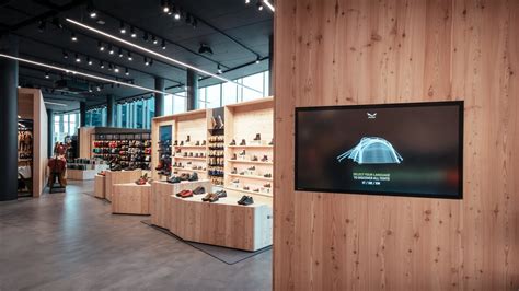 OBERALP GROUP Presse Media | Salewa introduces second life in Bolzano ...