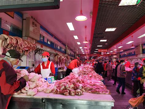 猪肉价格降至近一年最低 较2月最高每斤降了8.5元|猪肉价格_新浪新闻