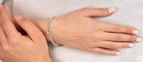Palladium Jewellery | Rings, Earrings, Necklaces & More | GLAMIRA.in