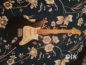 Electric guitar - Musical Instruments - 1825367440