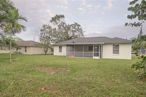 2832 Economy St, Fort Myers, FL 33916 | Snapshot Listings