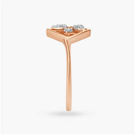 Timeless Trillium Diamond Finger Ring
