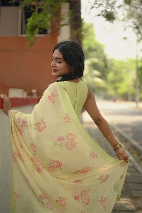 Fresh Yellow Printed Pure Linen Saree With Blouse Piece | The Linen ...