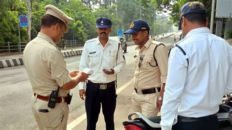 Bhopal Traffic Police Lead By Example, Fine 11 Cops For Violations