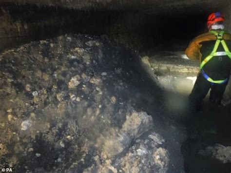 210ft-long fat berg blocking sewer in British seaside town | Daily Mail ...