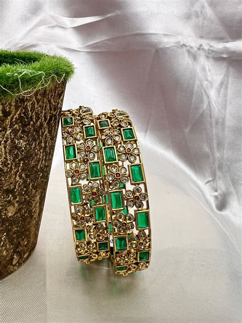 Stone Bangles Set 4057 - Mahilas