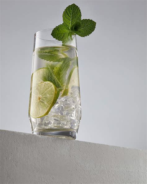 Buy JoyJolt Gwen 18oz Highball Glasses, 4pc Tall Glass Sets. Lead-Free ...