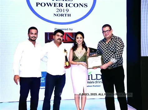 Times Power Icons Fetes Art & Biz Achievers; Nushrat Bharucha In ...