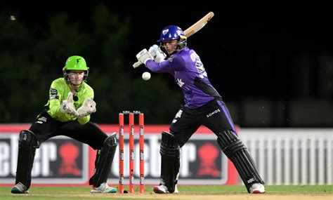 WBBL | Wyatt-Hodge's stunning 90 sees Hobart Hurricanes chase 182 ...