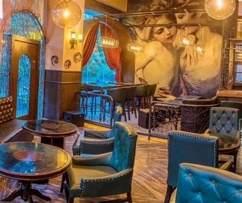 It's A Date: Go Here For An European Fare & A Huge Collection Of Wine | LBB