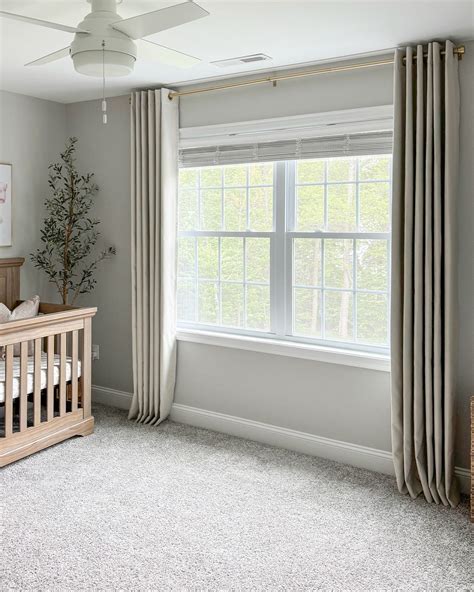 Should Curtains Touch the Floor? 15+ Expert Tips on How to Hang Curtai ...