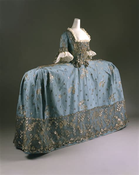 The "Beau Monde" High Fashion of the 18th Century - 5-Minute History