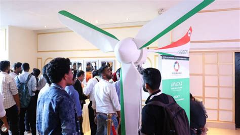 കാറ്റിൽ നിന്നും വീട്ടിലേക്കുള്ള വൈദ്യുതി, എൺപതിനായിരം രൂപ ചെലവാക്കി ...