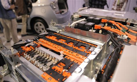 Toyota Offers Extended Warranty Upto 10 Years On Hybrid Car Batteries | Gomechanic Auto News