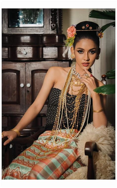 Burmese traditional dress | Traditional dresses, Dress, Burmese clothing