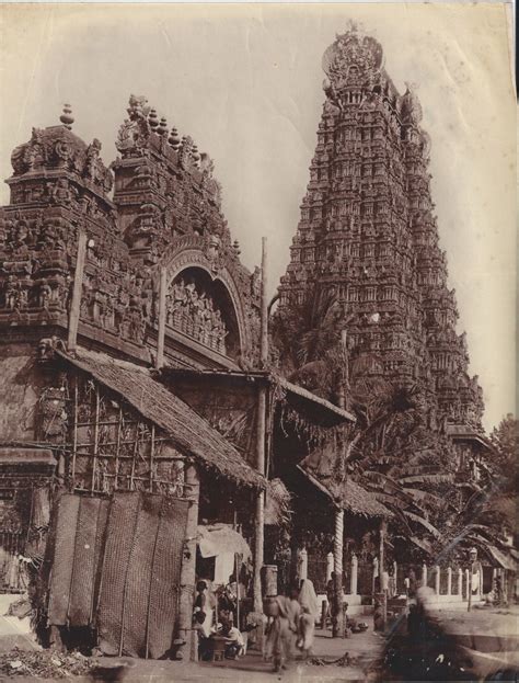 Entrance to the Meenakshi Sundareshvara Temple (Great Pagoda) - Madurai ...