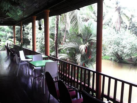 BACKWATER RETREAT THEME HOUSE (Kumarakom, Kerala) - Hotel Reviews ...