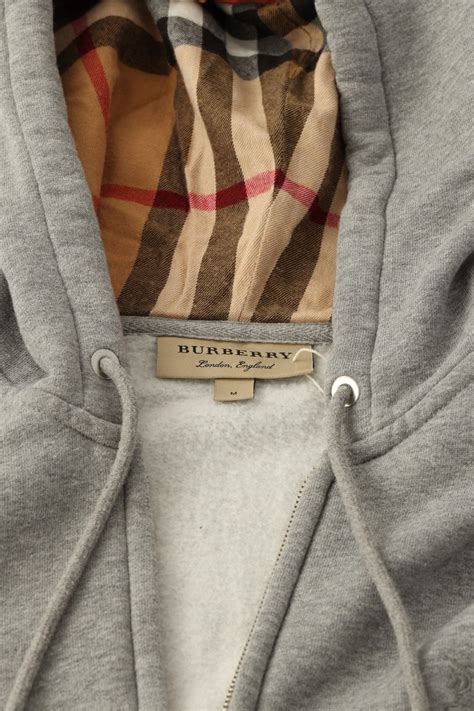 BURBERRY Grey Zip-Up Hoodie Size M – Premium Streetwear on Retag.in