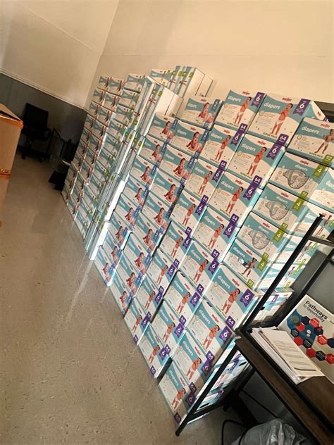 Parents and expecting parents!!! Diapers are in 🙌🏾 Pull up to the CAFE ...