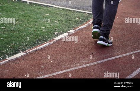 Runner Running around Curve 的图像结果
