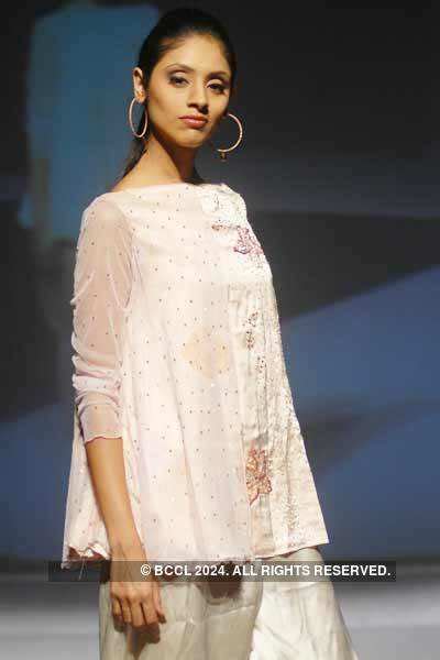 A model presents a creation by Ayushi Aggarwal from the graduation ...