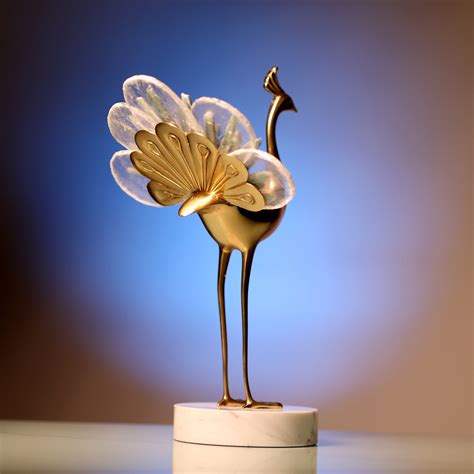 Emerald Crystal Sculpture – Shop Home Edition