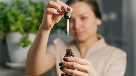 DIY Tea Tree Oil Serum: Your Natural Defense Against Monsoon Acne and ...