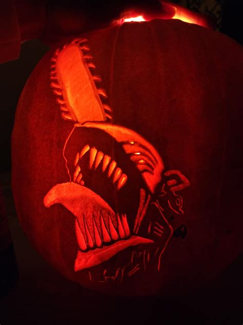 I noticed a lack of chainsaw man pumpkins so I decided to change that ...