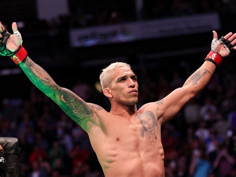 Oliveira wants to become a champion in two divisions – RingSide24