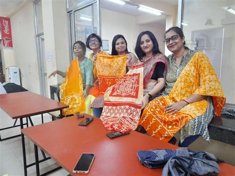 Photo Gellery | Certificate Course on hands on training on Batik Kantha ...