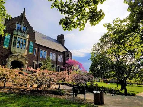 Illinois Wesleyan University - Acceptance Rate, Deadlines & Admission Info