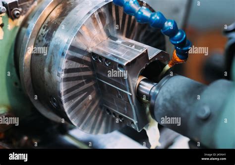 Overworked Factory Worker 的图像结果