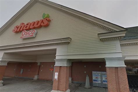 What's Wrong With This Shaw's in Freeport, Maine?