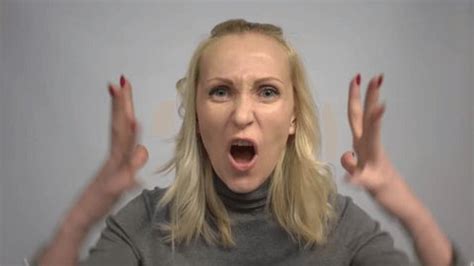 Exploding Head Girlfriend 的图像结果