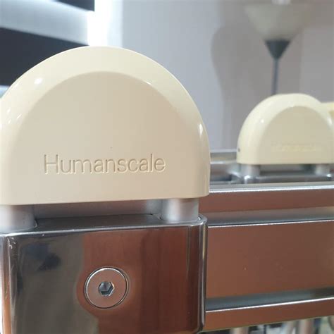 Lock Humanscale Dual Monitor Arms 的图像结果
