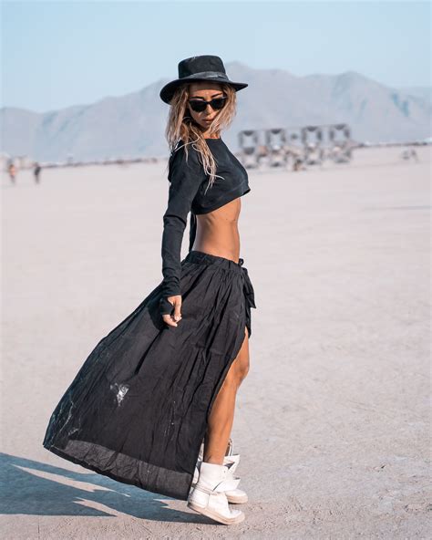 OUTFIT IDEA FOR BURNING MAN 2021 | Burning man fashion woman, Burning ...