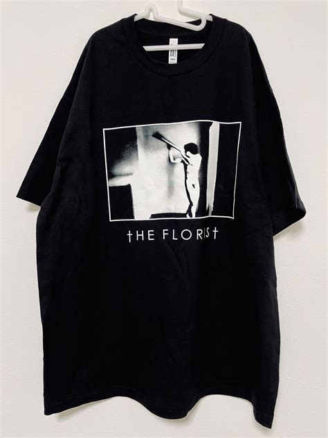 In The Flat Field T-SHIRT | The Florist Web Store