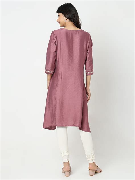 Regular Fit Embroidered Kurta