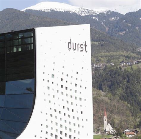 Fassadenträger aus Holz in der Provinz Bozen • LignoAlp