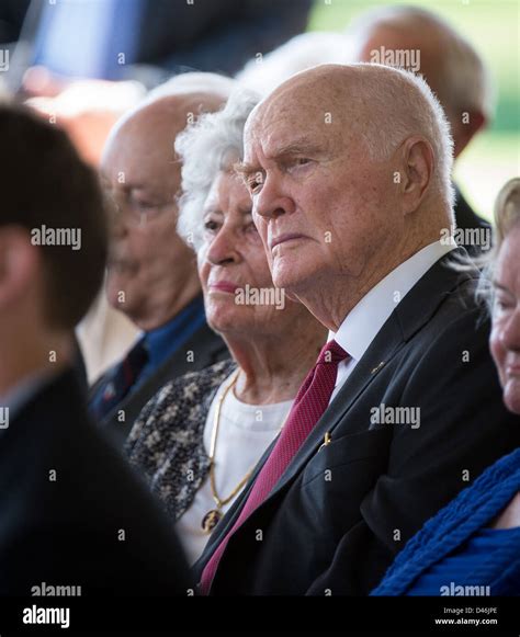 Neil Armstrong Family Memorial Service (201208310008HQ Stock Photo - Alamy