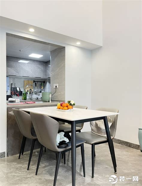 98平米现代简约风三室厨房装修效果图，橱柜创意设计图 - 金地新家官网