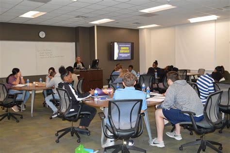 Young Entrepreneurs Academy - SEEDS Business Resource Center