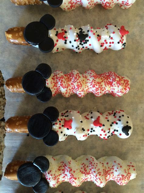 Mickey Mouse pretzels | Chocolate pretzel rods, Chocolate caramel ...