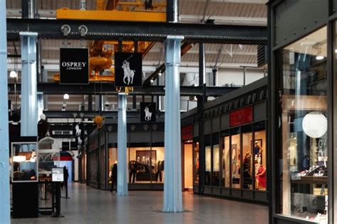 Visiting Local Shop 的图像结果