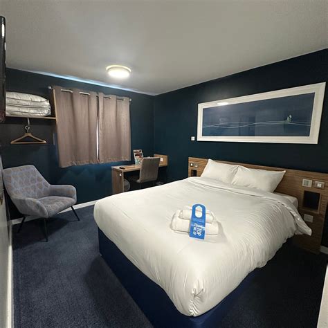 TRAVELODGE RUGBY CENTRAL - Hotel Reviews, Photos, Rate Comparison ...