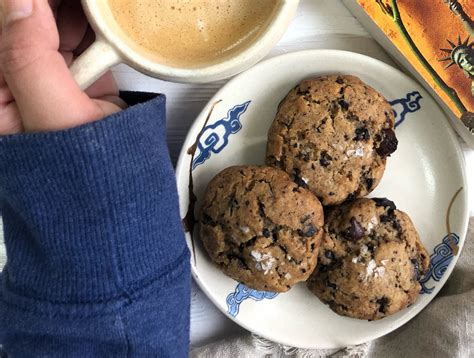 The Hygge Series: Genius Eggless Choco Chip Cookies – Kitchen therapy in