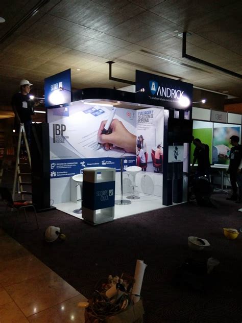 Visual Standar: Stands, Opiniones de clientes y Servicios